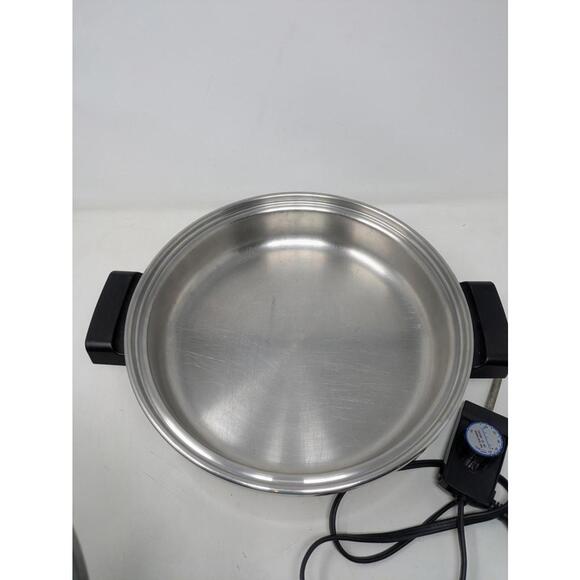 Saladmaster 7254 Stainless 12" Oil Core Electric Skillet w/ Vapor Lid & AC Cord - Picture 2 of 8